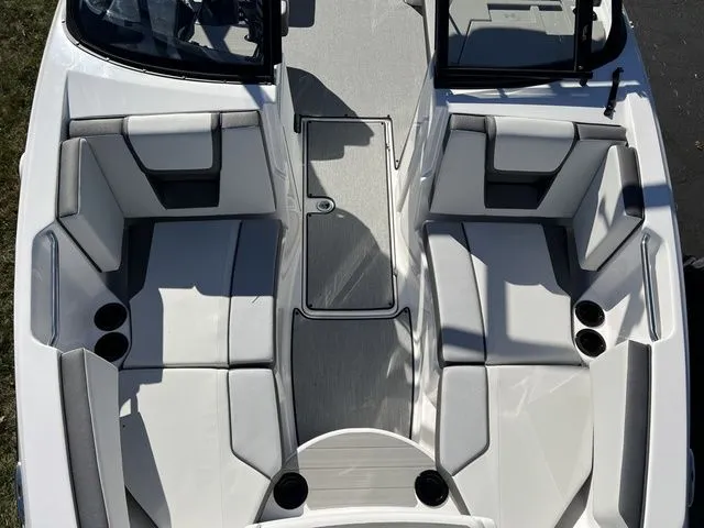 Slide: The Image of Yamaha AR 220 Only 1 Blue Left! 2025 - 16