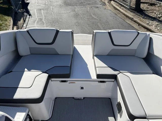 Slide: The Image of Yamaha AR 220 Only 1 Blue Left! 2025 - 19