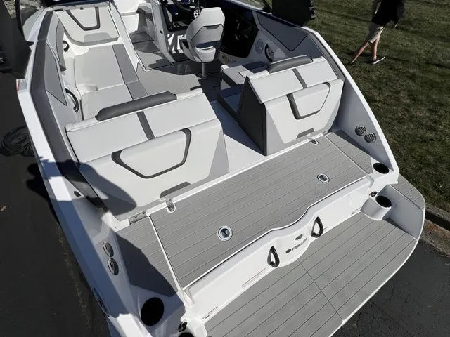 Slide: The Image of Yamaha AR 220 Only 1 Blue Left! 2025 - 8