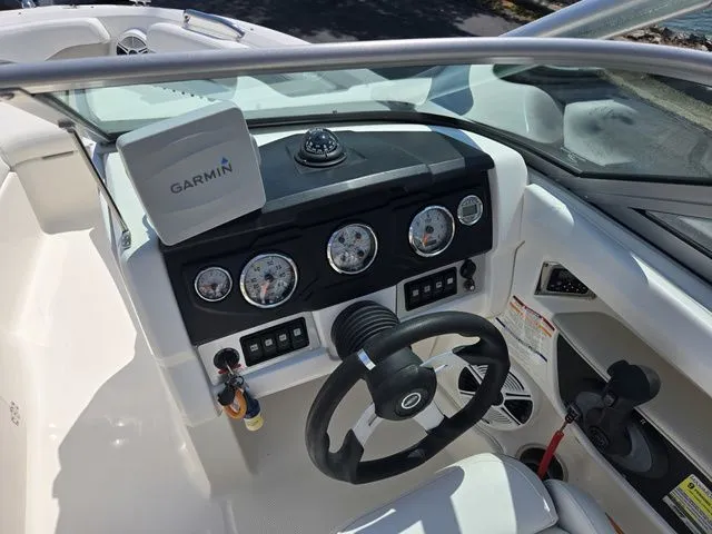 Slide: The Image of Chaparral SSI SPORT BOAT 196 SSI 2011 - 16