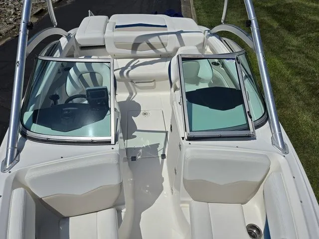 Slide: The Image of Chaparral SSI SPORT BOAT 196 SSI 2011 - 22