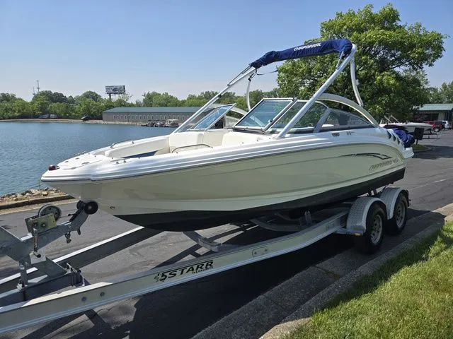 Slide: The Image of Chaparral SSI SPORT BOAT 196 SSI 2011 - 9