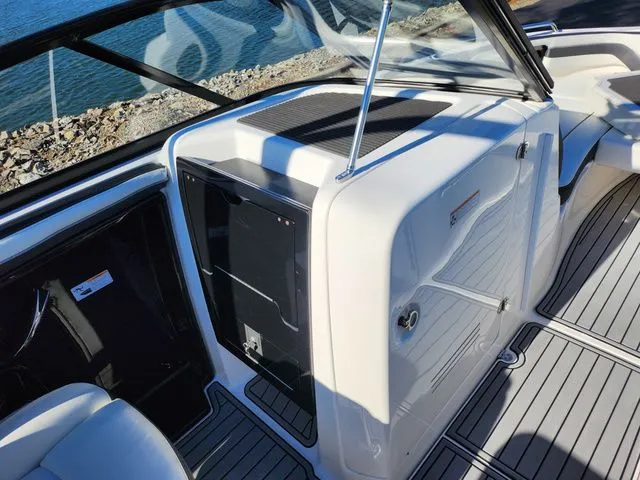 Slide: The Image of Yamaha 242 Limited S E-Series 2016 - 13