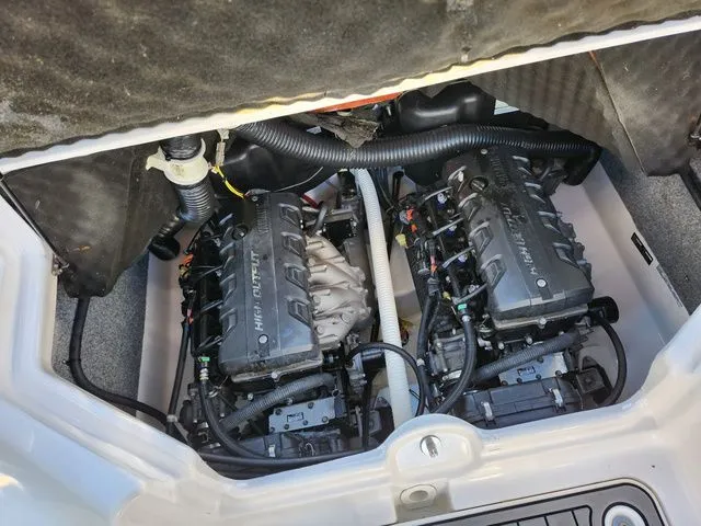 Slide: The Image of Yamaha 242 Limited S E-Series 2016 - 22