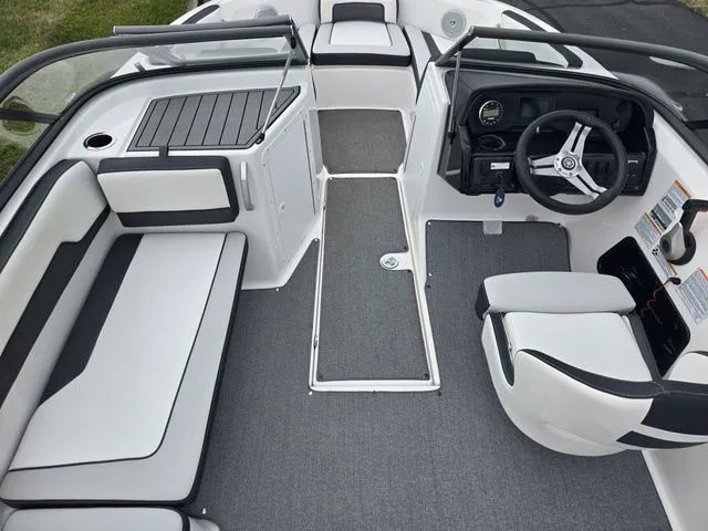 Slide: The Image of Yamaha AR195 2019 - 12