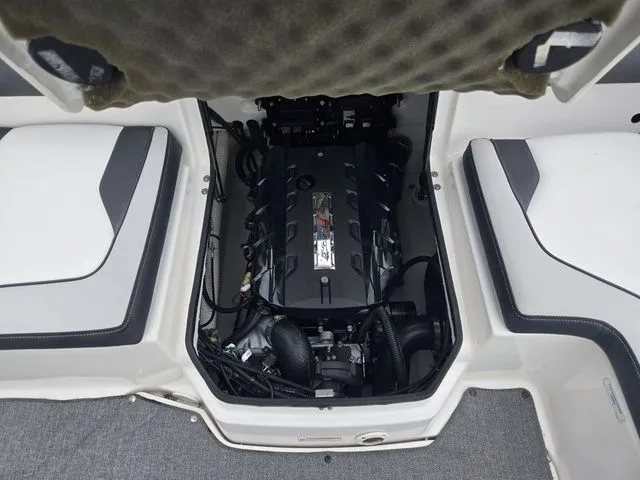 Slide: The Image of Yamaha AR195 2019 - 23