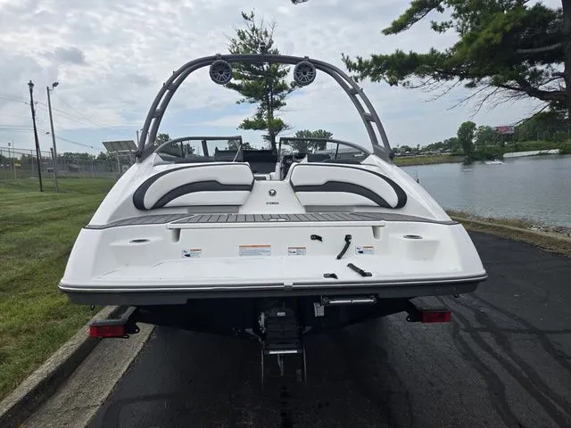 Slide: The Image of Yamaha AR195 2019 - 3