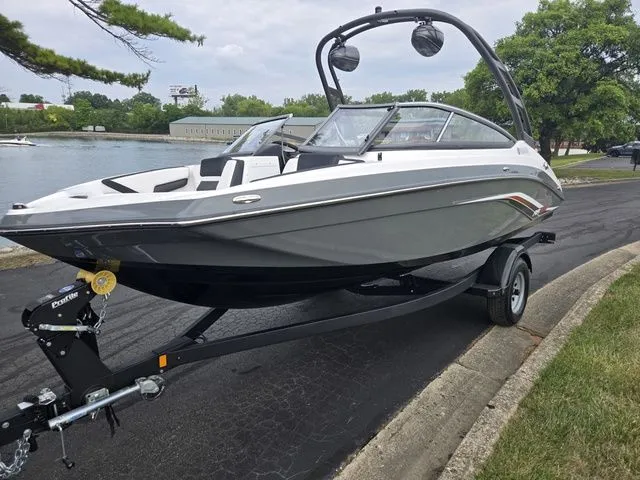 Slide: The Image of Yamaha AR195 2019 - 9