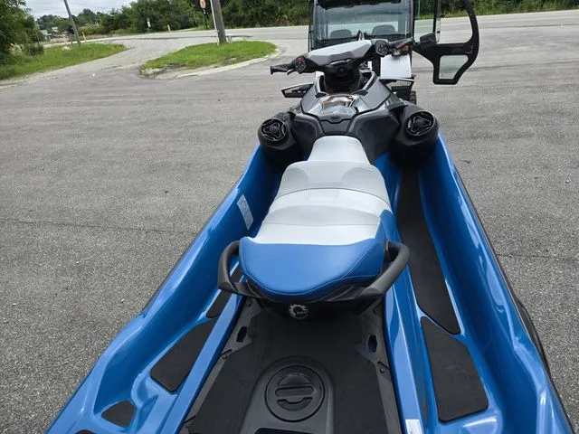 Slide: The Image of Sea-Doo GTX 230 Rotax® 1500 HO ACE™ W/Sound System 2019 - 10