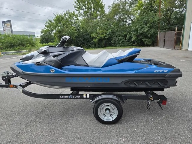 Slide: The Image of Sea-Doo GTX 230 Rotax® 1500 HO ACE™ W/Sound System 2019 - 5