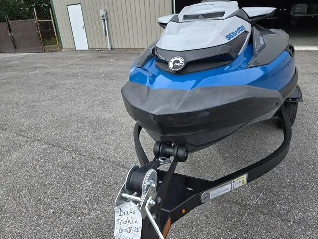 Slide: The Image of Sea-Doo GTX 230 Rotax® 1500 HO ACE™ W/Sound System 2019 - 7