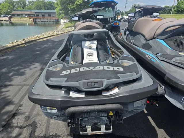Slide: The Image of Sea-Doo GTX 2016 - 5