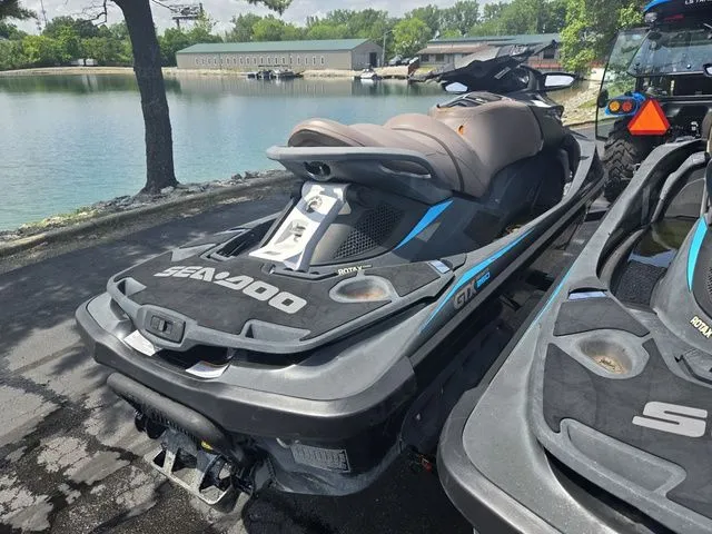 Slide: The Image of Sea-Doo GTX 2016 - 6