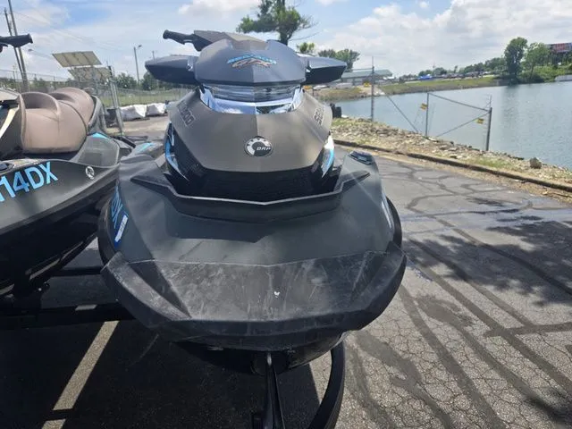 Slide: The Image of Sea-Doo GTX 2016 - 9