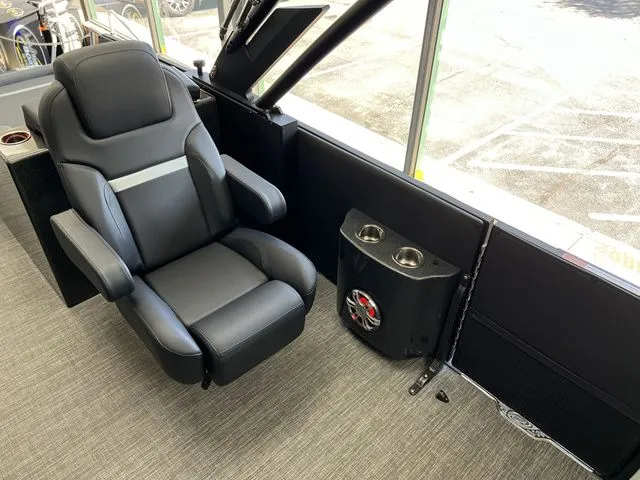 Slide: The Image of Crest Caribbean Sport 230 SLRC W/ 350HP Verado V10! 2025 - 15