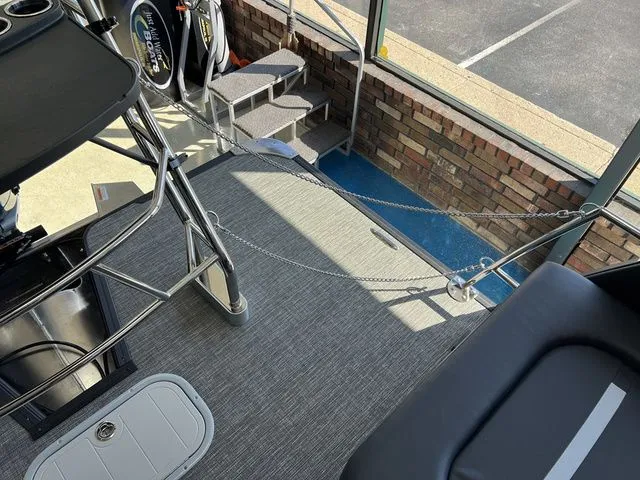 Slide: The Image of Crest Caribbean Sport 230 SLRC W/ 350HP Verado V10! 2025 - 20