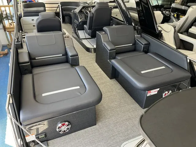 Slide: The Image of Crest Caribbean Sport 230 SLRC W/ 350HP Verado V10! 2025 - 21