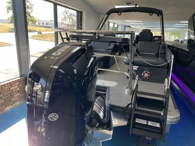 Slide: The Image of Crest Caribbean Sport 230 SLRC W/ 350HP Verado V10! 2025 - 8