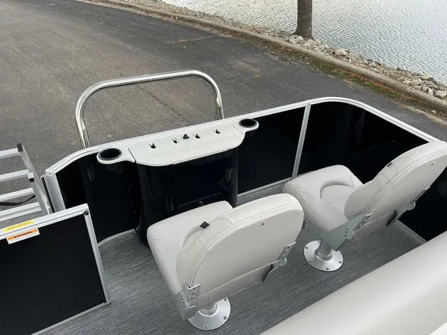 Slide: The Image of Godfrey Xperience 2086FX Fish 2025 - 14