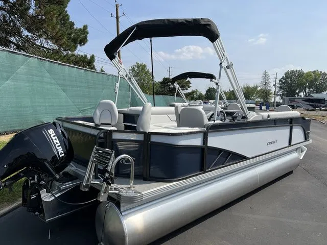 Slide: The Image of Crest Classic LX 220 C4 Fish Bi-Toon 2024 - 3