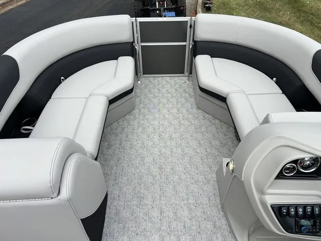 Slide: The Image of South Bay 222 RS LE 2025 - 20