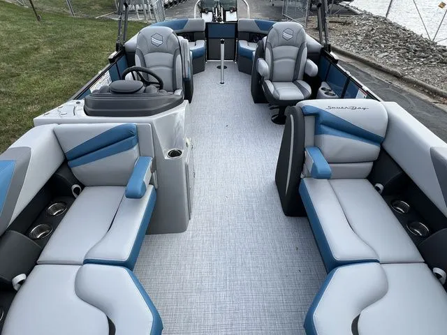 Slide: The Image of South Bay S222 RS 2025 - 10