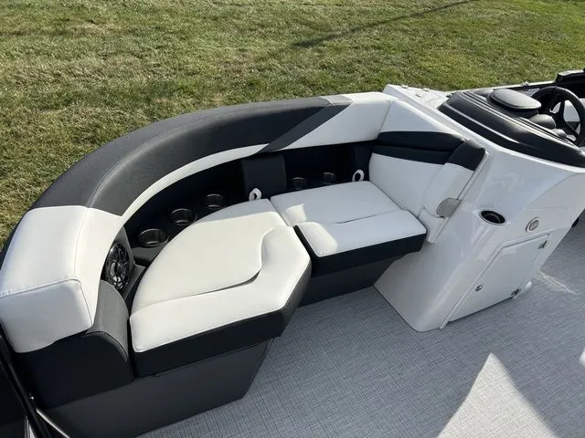 Slide: The Image of South Bay S 222 RS 2025 - 10