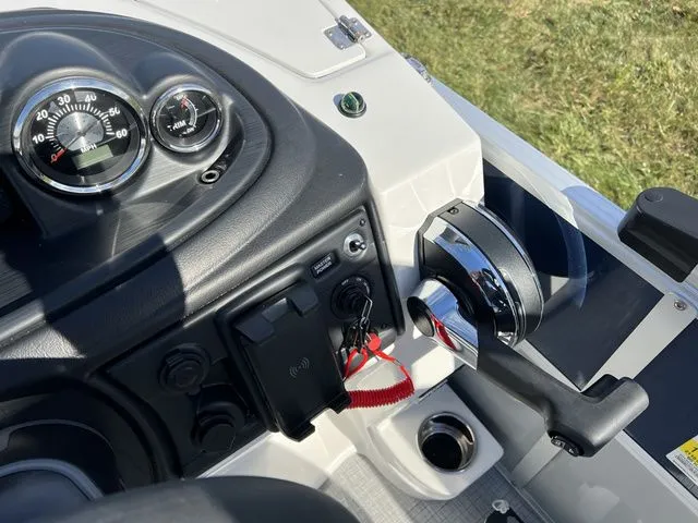 Slide: The Image of South Bay S 220 CR2 2025 - 25