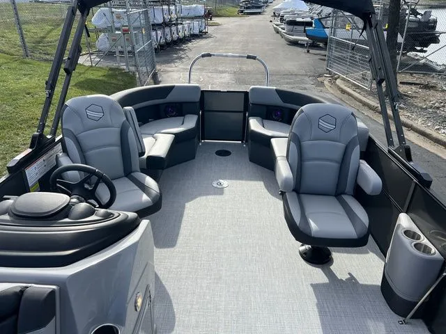 Slide: The Image of South Bay S 220 RS 2025 - 11