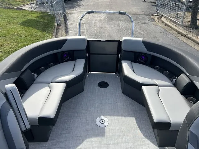 Slide: The Image of South Bay S 220 RS 2025 - 12