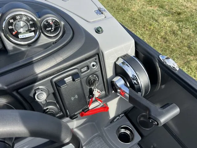 Slide: The Image of South Bay S 220 RS 2025 - 22