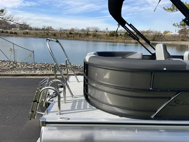 Slide: The Image of South Bay S 220 RS 2025 - 6