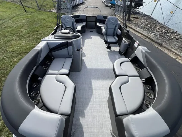 Slide: The Image of South Bay S 220 RS 2025 - 7