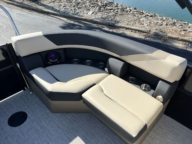 Slide: The Image of South Bay S 220 RS 2025 - 13