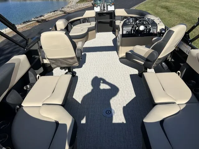 Slide: The Image of South Bay S 220 RS 2025 - 16