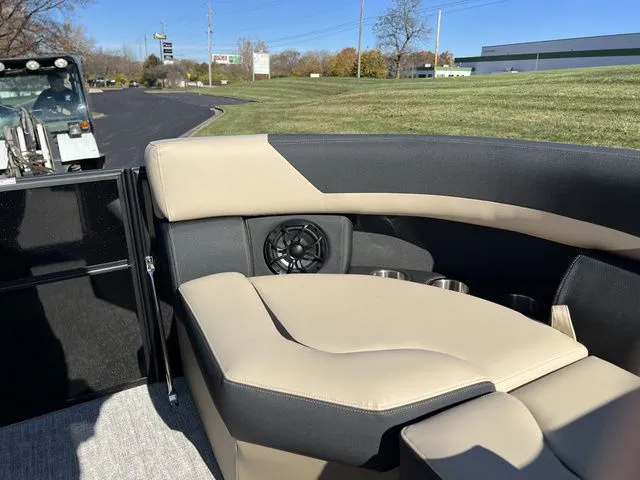 Slide: The Image of South Bay S 220 RS 2025 - 23