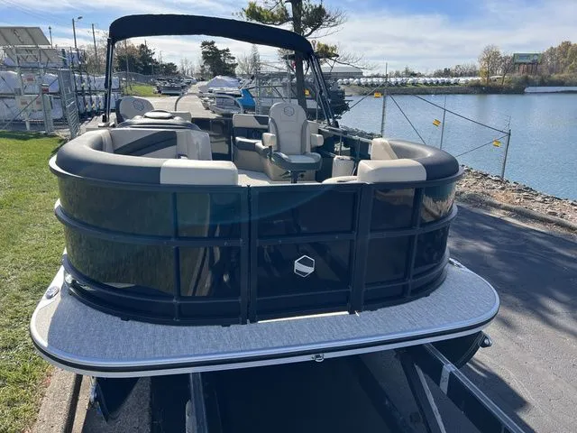 Slide: The Image of South Bay S 220 RS 2025 - 3