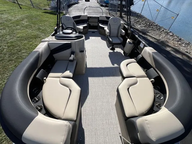 Slide: The Image of South Bay S 220 RS 2025 - 7