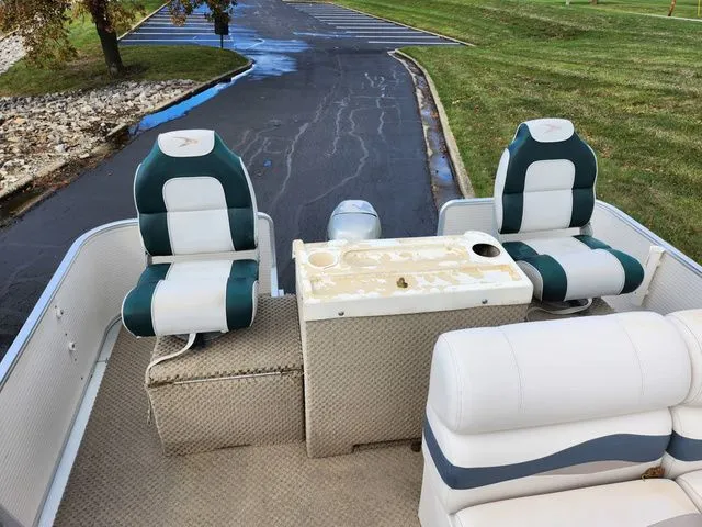 Slide: The Image of Harris 220 Fisherman 2002 - 16