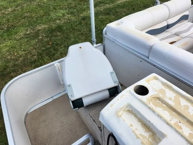 Slide: The Image of Harris 220 Fisherman 2002 - 19