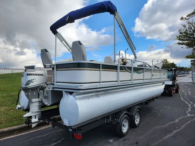 Slide: The Image of Harris 220 Fisherman 2002 - 4