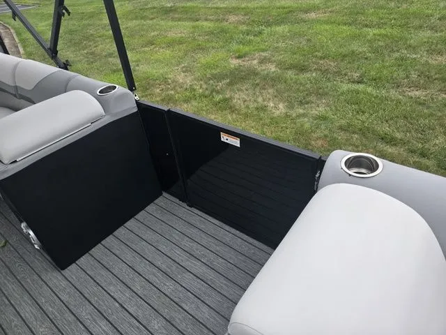 Slide: The Image of Lowe SS 230 Conversion Lounge 2022 - 12