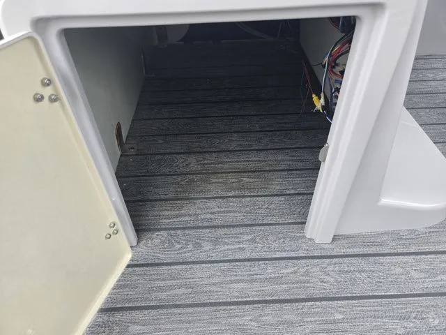 Slide: The Image of Lowe SS 230 Conversion Lounge 2022 - 13