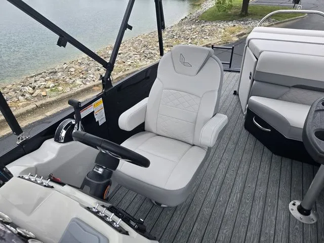 Slide: The Image of Lowe SS 230 Conversion Lounge 2022 - 14