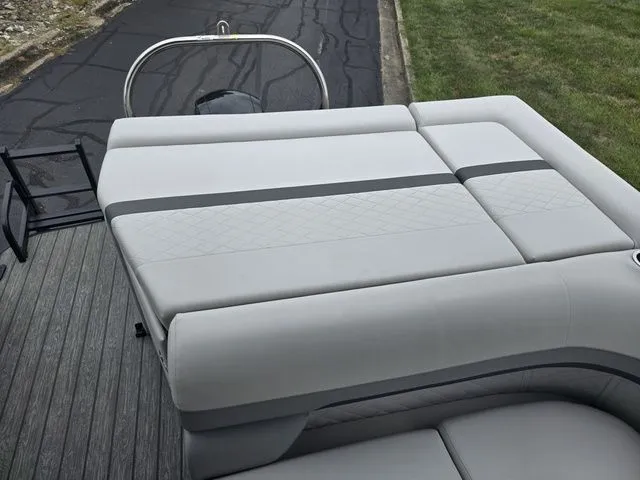 Slide: The Image of Lowe SS 230 Conversion Lounge 2022 - 16