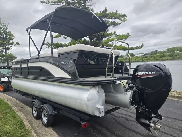 Slide: The Image of Lowe SS 230 Conversion Lounge 2022 - 17