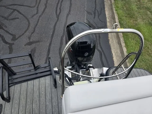 Slide: The Image of Lowe SS 230 Conversion Lounge 2022 - 19