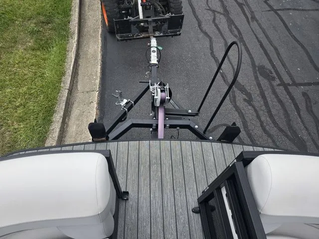 Slide: The Image of Lowe SS 230 Conversion Lounge 2022 - 25