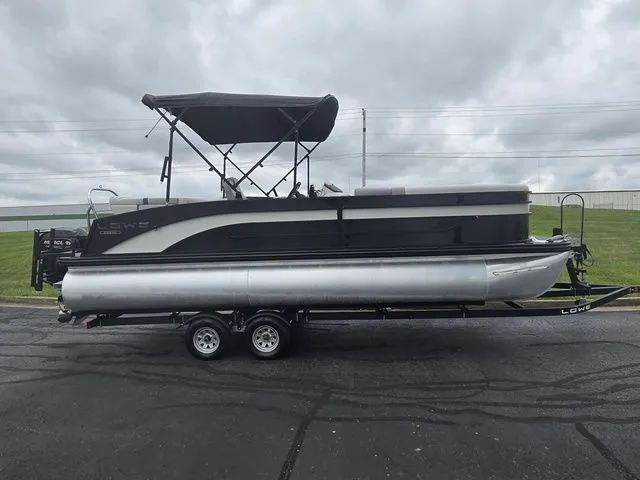 Slide: The Image of Lowe SS 230 Conversion Lounge 2022 - 4