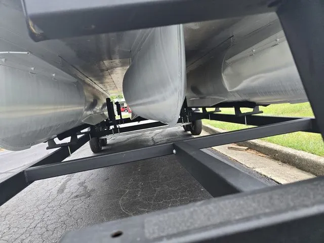 Slide: The Image of Lowe SS 230 Conversion Lounge 2022 - 7